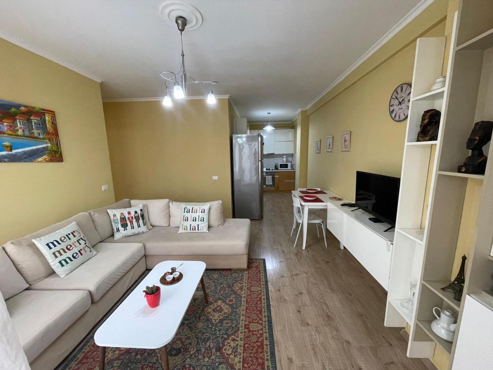 Ergi'S Host Apartment Тирана Экстерьер фото
